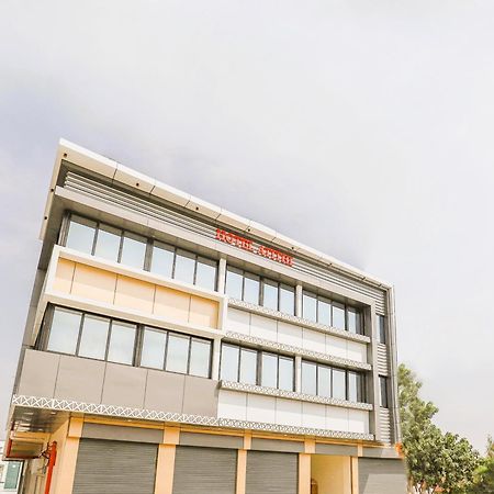 Stayguru Hotel Atithi Bhuj Eksteriør bilde