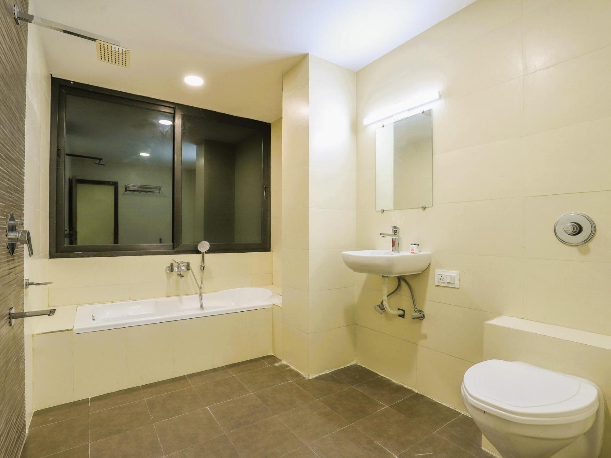 Stayguru Hotel Atithi Bhuj Eksteriør bilde