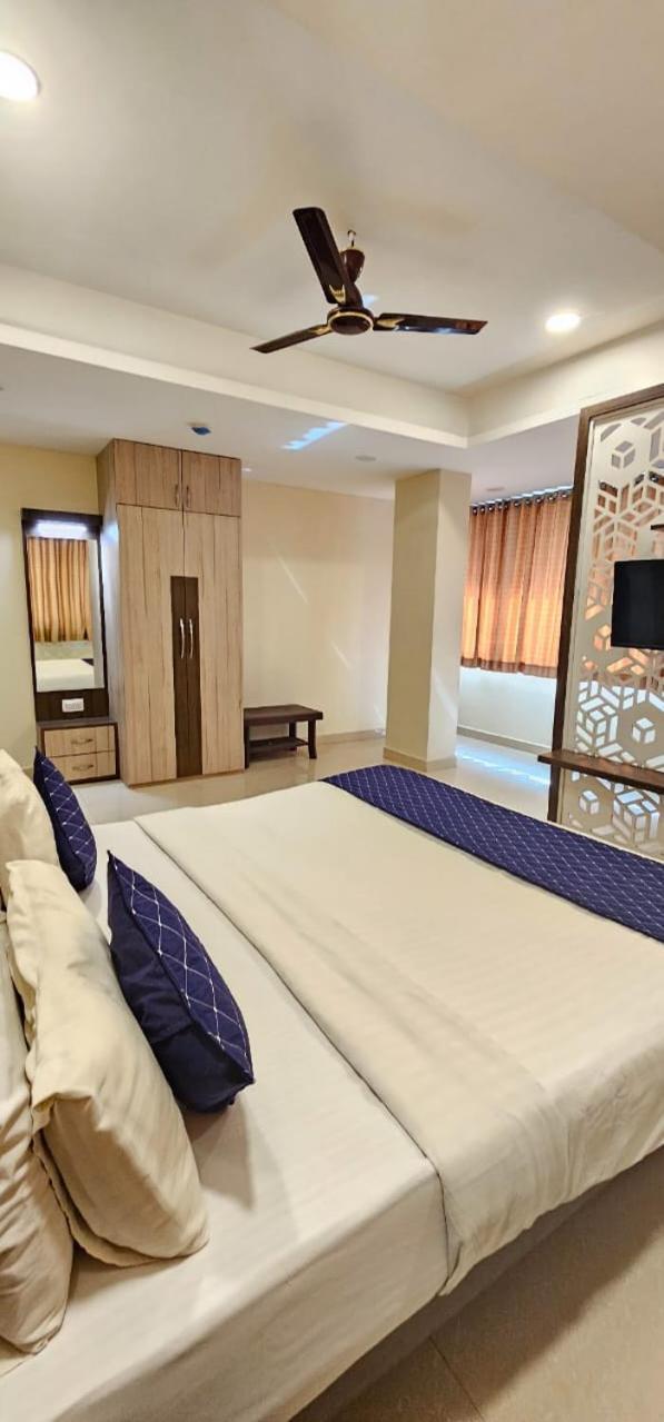 Stayguru Hotel Atithi Bhuj Eksteriør bilde
