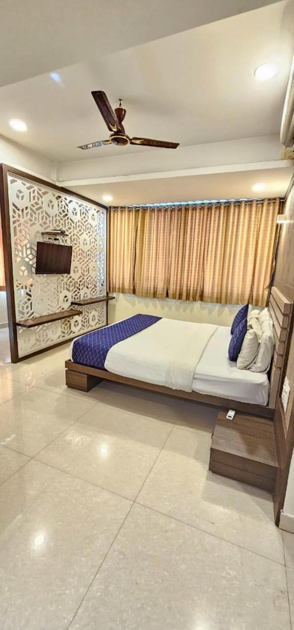 Stayguru Hotel Atithi Bhuj Eksteriør bilde