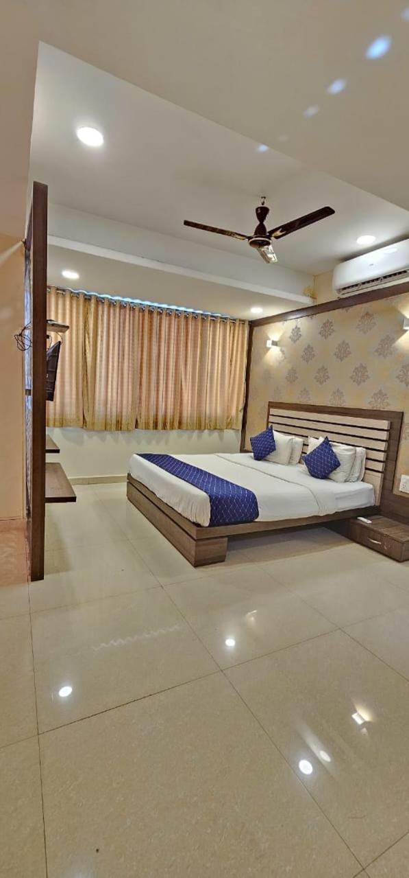 Stayguru Hotel Atithi Bhuj Eksteriør bilde