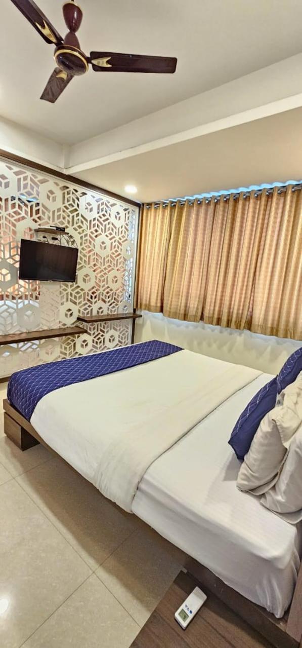 Stayguru Hotel Atithi Bhuj Eksteriør bilde